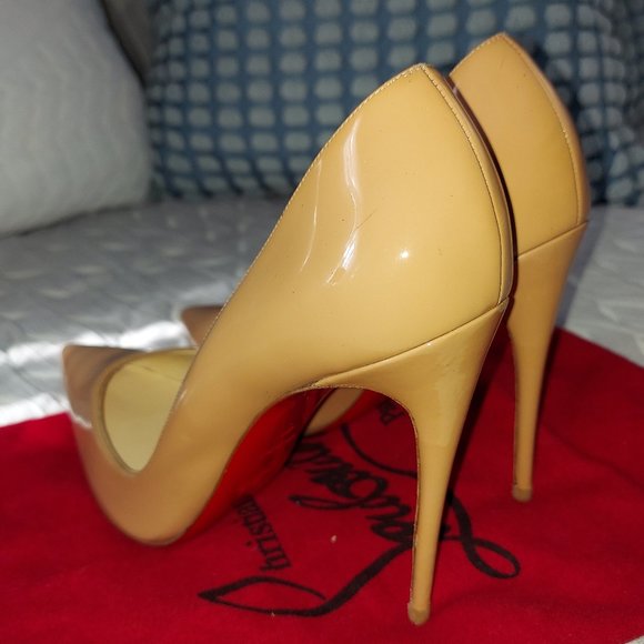 Christian Louboutin Shoes - Christian Louboutin So Kate Patent Pointed-Toe Red Sole Pump Sz. US10 (Nude)